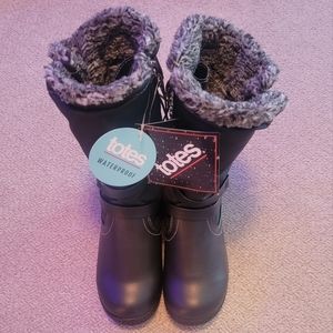 𝅺TOTES black boots